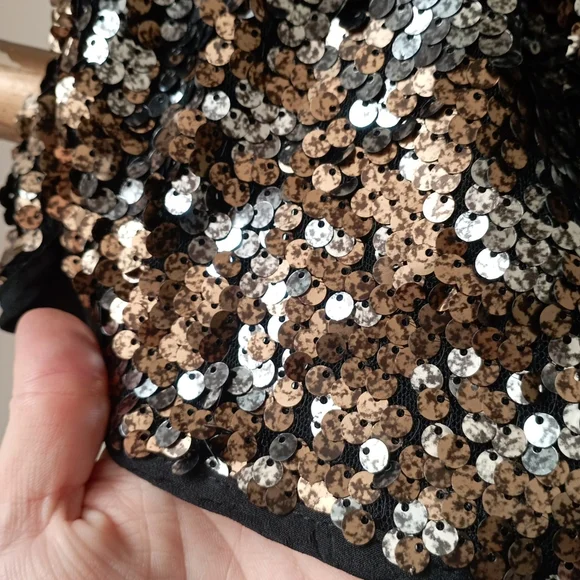 🍓 Forever 21 Sequin Dolphin Shorts New - Picture 9 of 17